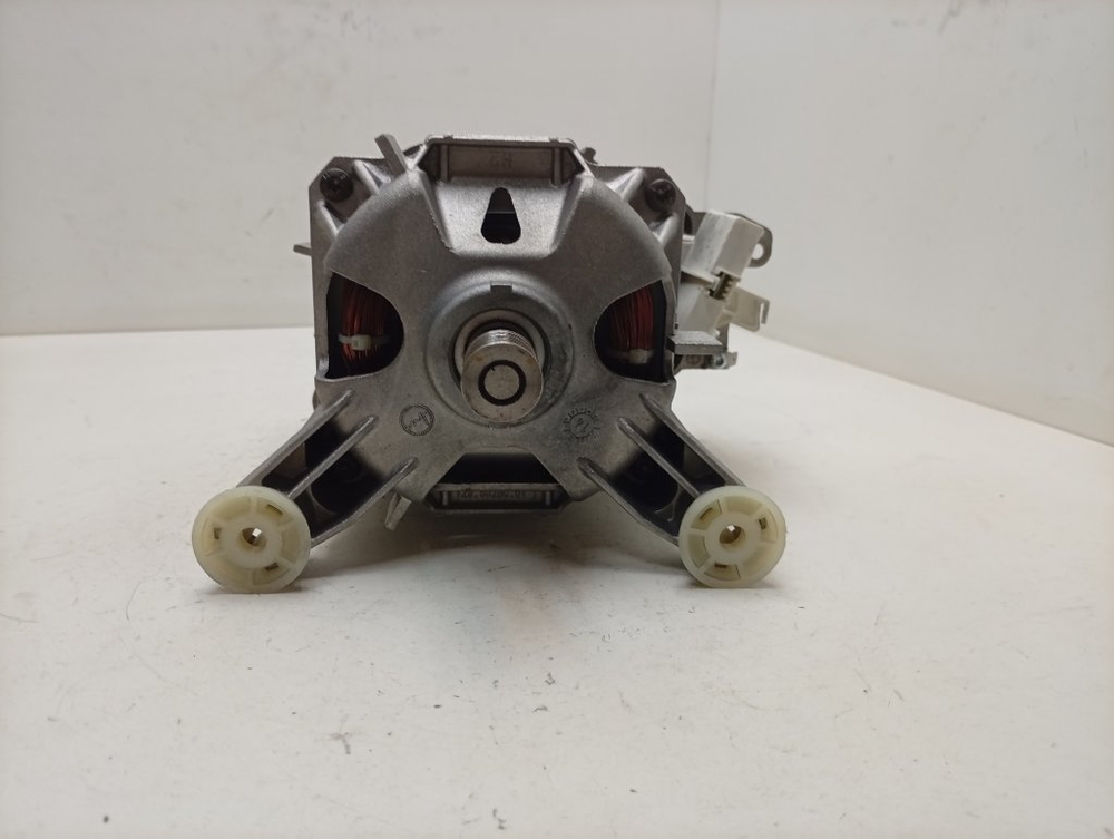 WLK24263OE/02 кт75 Двигатель для стиральной машины Bosch 9000831384 б/у