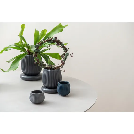 Горшок цветочный серого цвета из коллекции Edge, 1,2 л