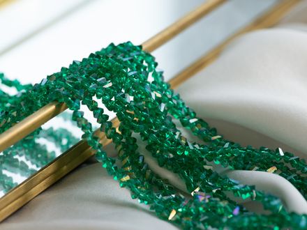 Нить бусин для украшений 4мм (ювелирное стекло)