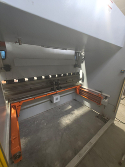 Гидравлический листогибочный пресс Ermaksan Power Bend Pro 2600-100