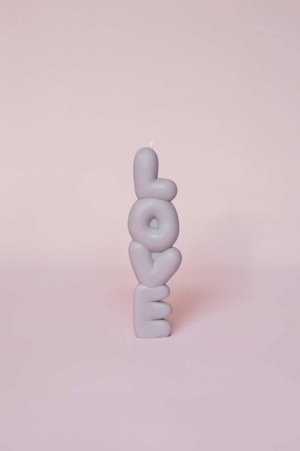 Свеча "Love" лиловая