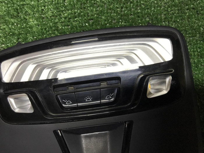 Плафон салона BMW 3er G20 (2018-н.в.)