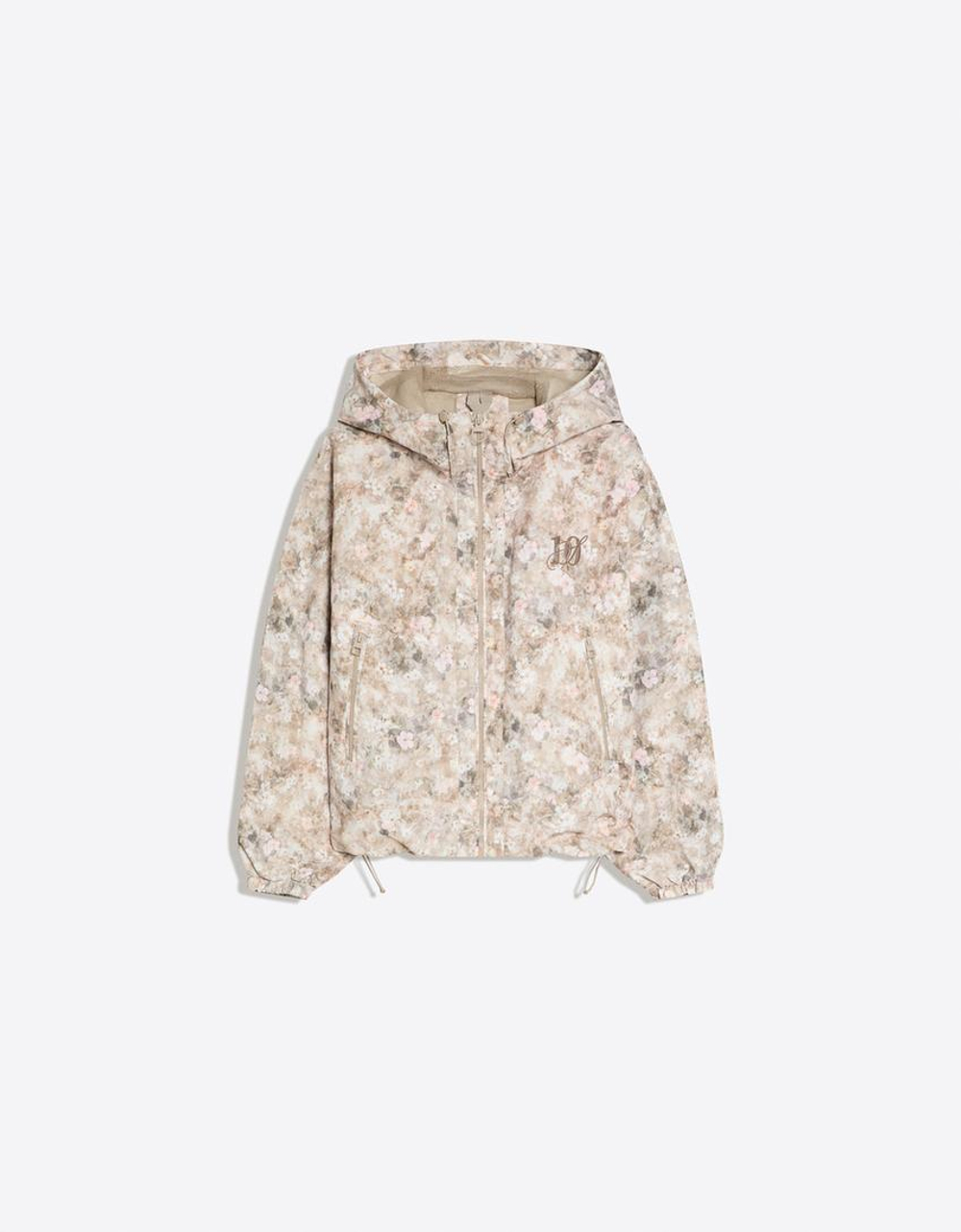 BERSHKA Водонепроницаемая и ветрозащитная куртка с капюшоном и принтом, бежевый