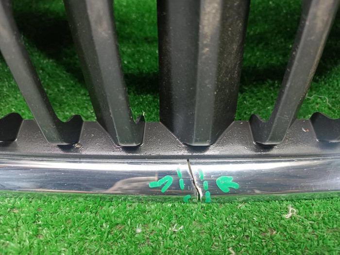 Решетка радиатора Skoda Rapid 1 (2012-2020)