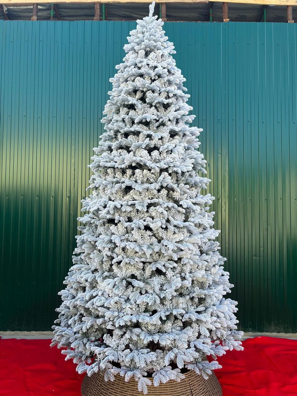 Заснеженная елка «Камчатская» (Литая+пвх) 5 м