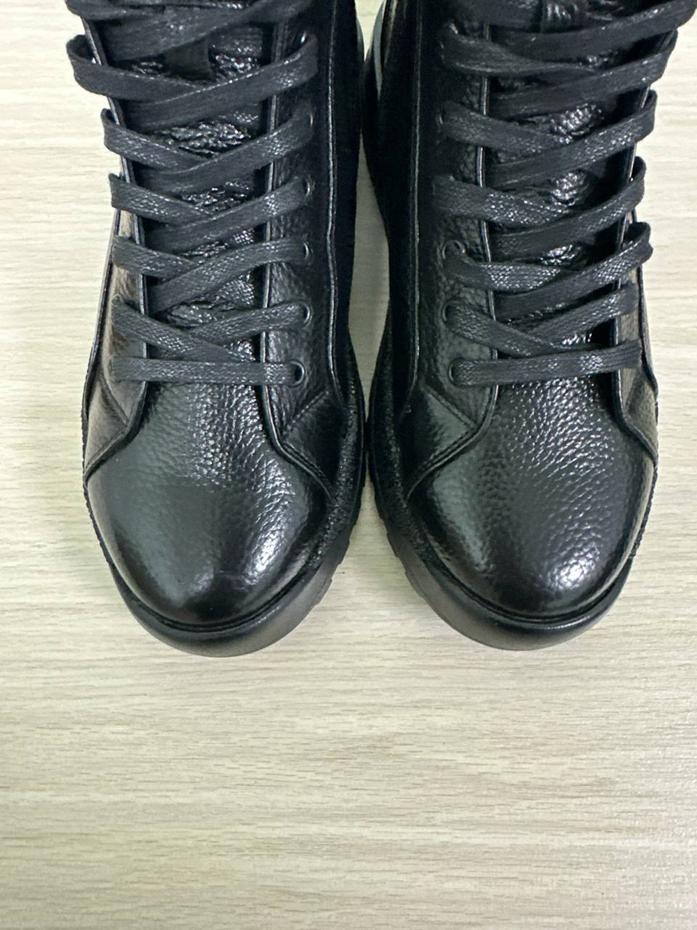 Ботинки женские(мех) 38р уценка_1329