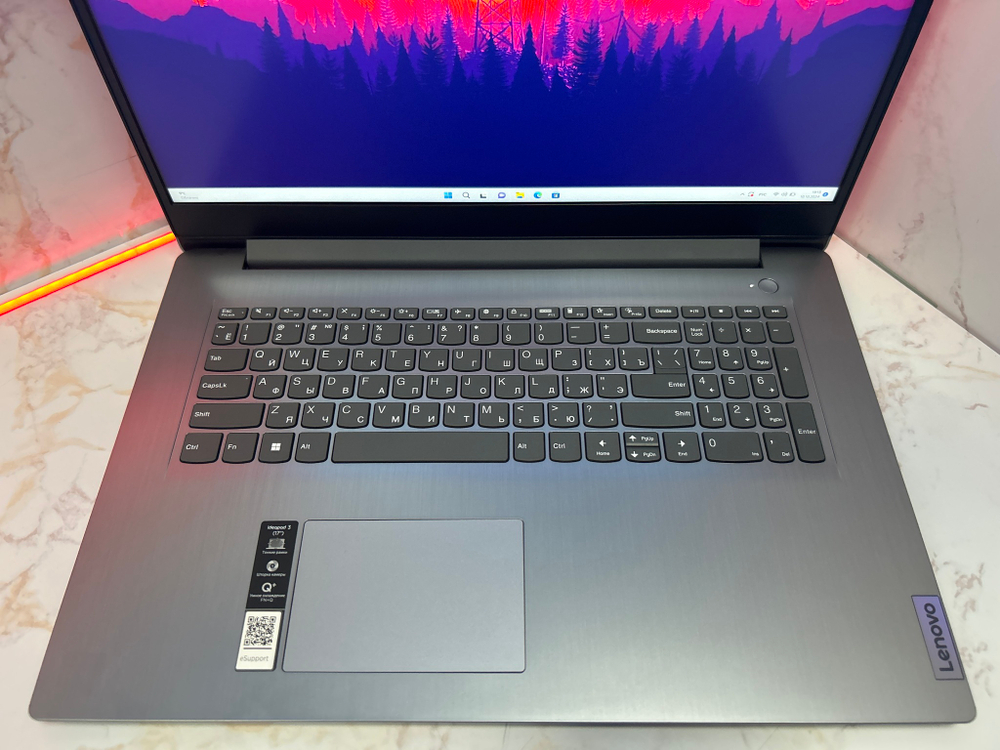 Ноутбук Lenovo Ideapad 3-17ITL6. 17.3"/Intel Core i5-1135G7/RAM 8GB/SSD 256GB/Intel Iris Xe/Win 11/FHD/