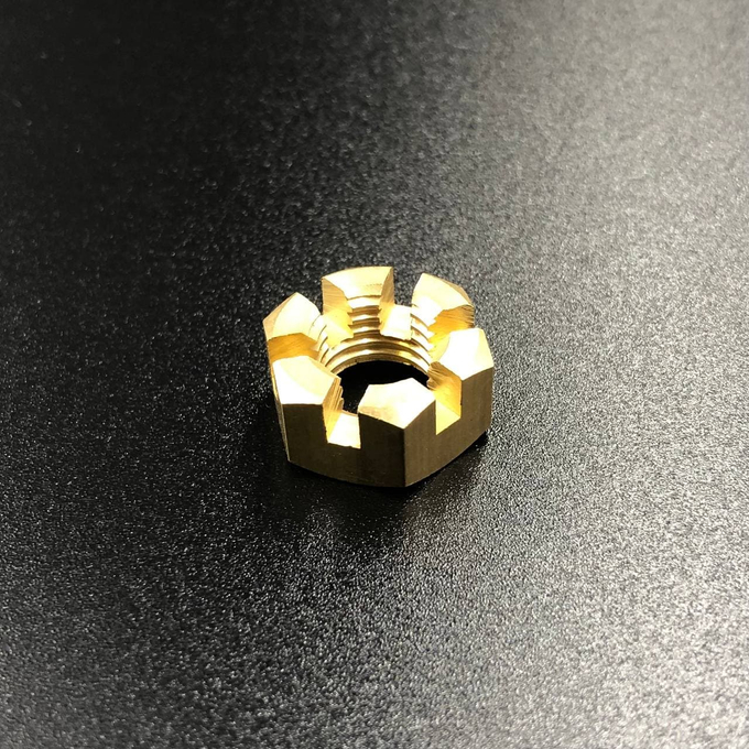 Гайка крепления гребного винта Tohatsu 9.9-30 (Omax)