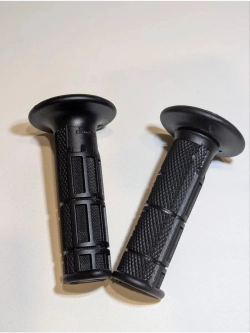 - t Ручки руля мото 22/24мм КРОСС Domino (пара) черные