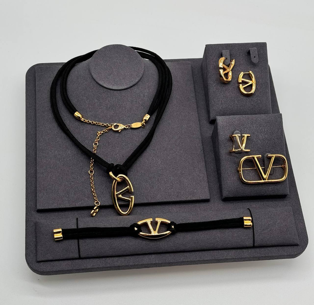 Серьги Valentino