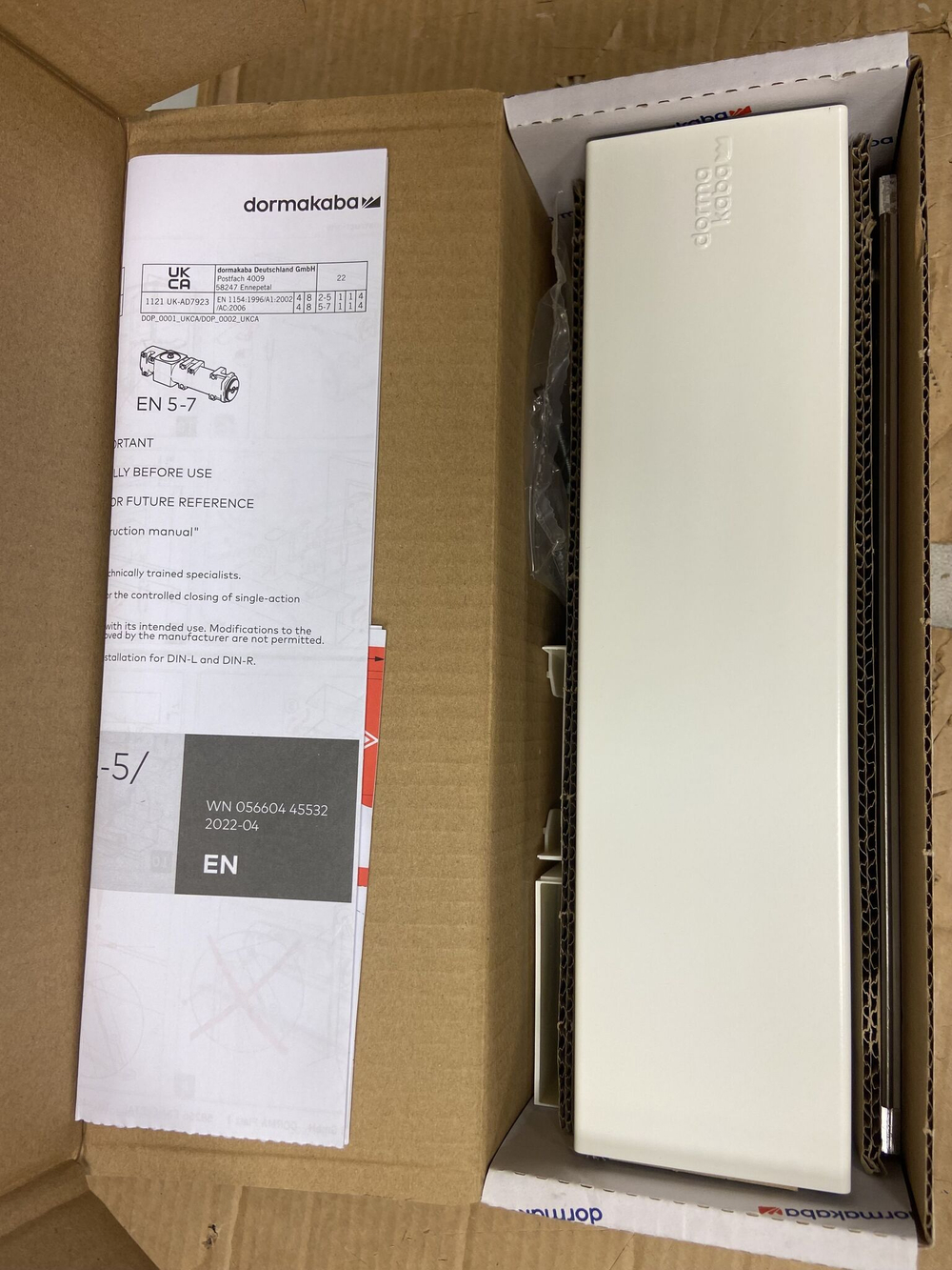 dormakaba (ex. DORMA) TS93 B EN5-7 корпус доводчика для работы со скользящим каналом. Цвет: серебристый (анодированный алюминий)