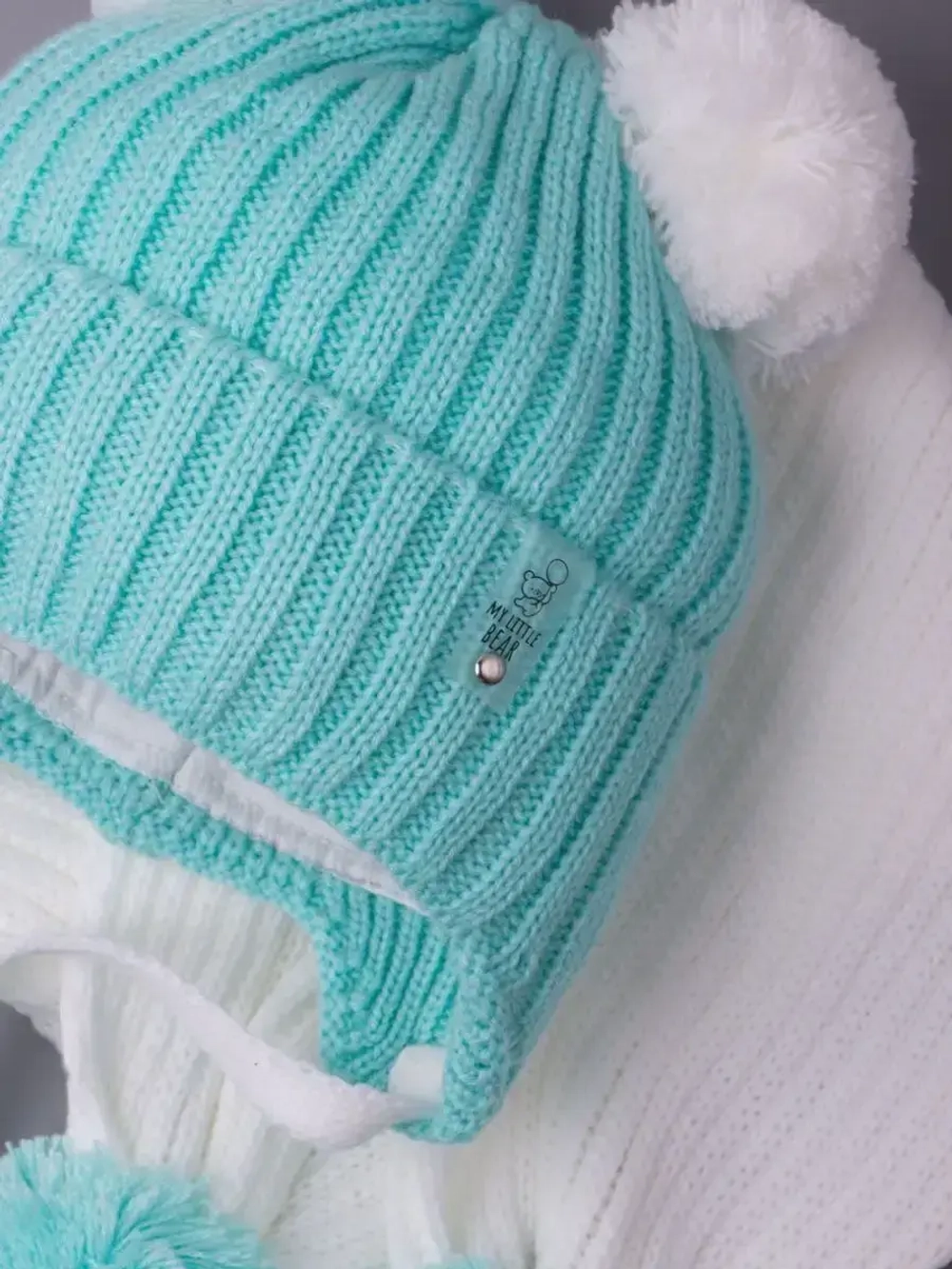 Шапка для девочки осенняя и шарф с ушками