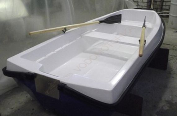 Лодка стеклопластиковая СТЕЛС 270