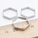 Коннектор Шестигранник, цвет серебро (родий), размер 20*18 мм, толщина 3 мм, цена за 1 шт