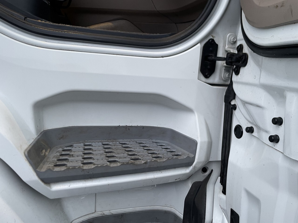 Корпус подножки правый 2023г.