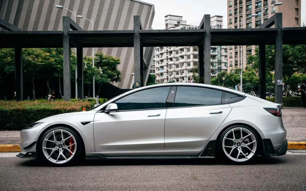 Карбоновый обвес для Tesla Model 3 2017-2025+ боковые юбки диффузор спойлер губа переднего бампера канарды