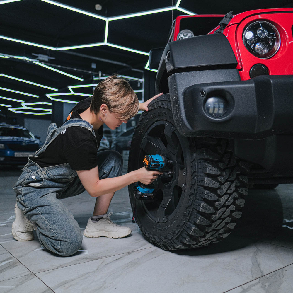 Гайковерт аккумуляторный BORT BSR-21U (2x4Ач+ЗУ)