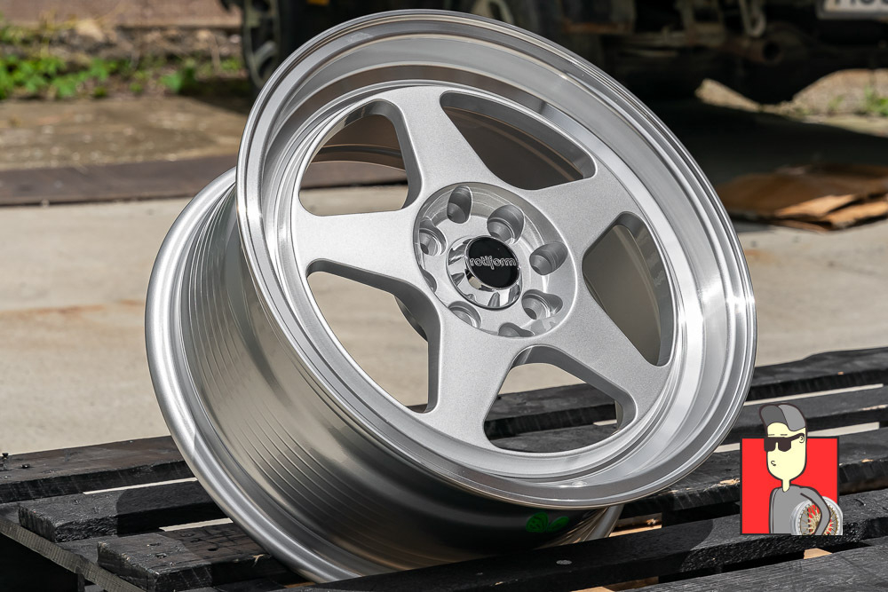 Комплект дисков Rotiform 16x7 et35 4x100/4x114.3