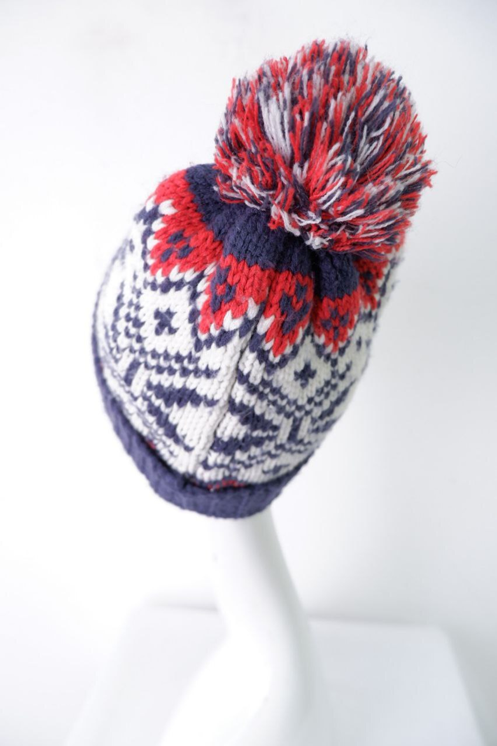 Шапка вязаная с помпоном