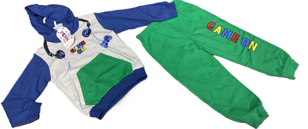 Костюм на мальчика турецкий , размеры на 2года, 4 года.