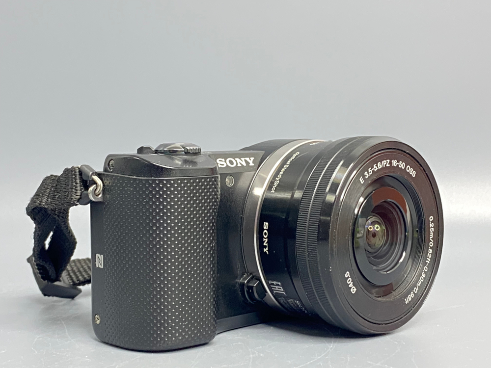 Sony A5000 kit 16–50mm 5300 кадров
