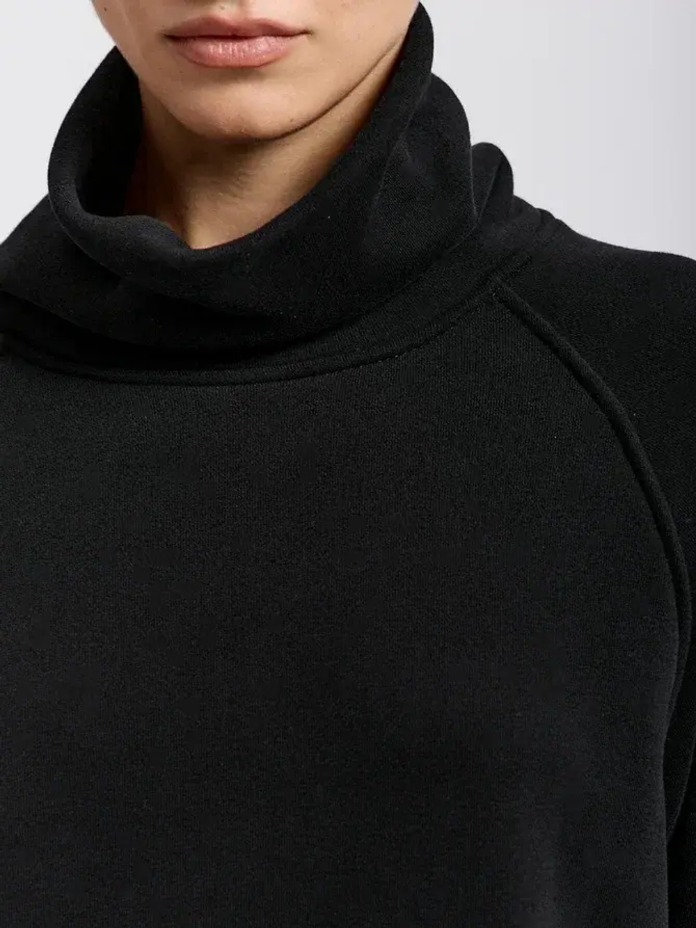 Свитшот с воротником