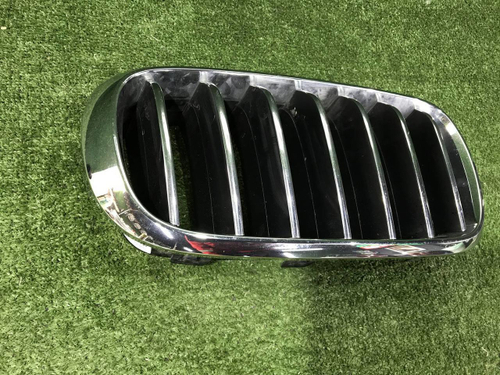 Решетка радиатора правая BMW X5 F15 X6 F16 (2013-2018)