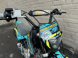 Питбайк Regulmoto SEVEN электростартер, Синий/Желтый