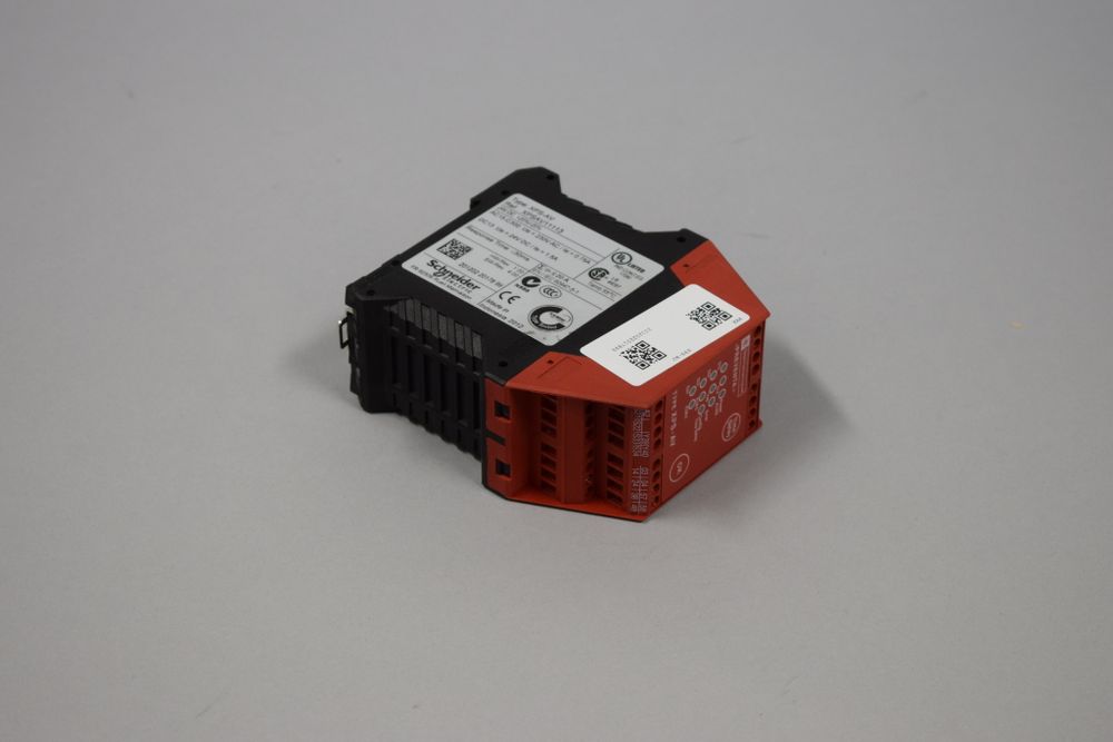 SCHNEIDER ELECTRIC XPS-AV