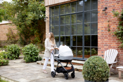 Детское автокресло Joie Calmi