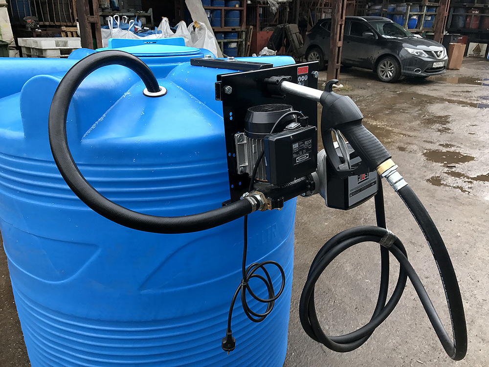 Мини АЗС Cube V 1000 комплектация: топливозаправочная колонка ST Panther 56 K33 со счетчиком, бак 1000л, крепеж и соединия Полимер-Групп PIUSI 1000 л. вертикальная (1633x1060x1290см;) - арт.559156