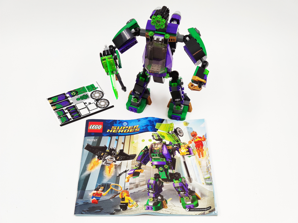 Конструктор LEGO 76097 Уничтожение робота Лекса Лютора (б/у)