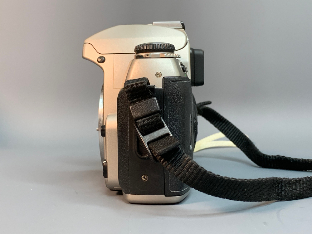 Nikon F80 не видит пленку