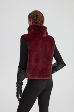 Манишка из эко-меха бордо