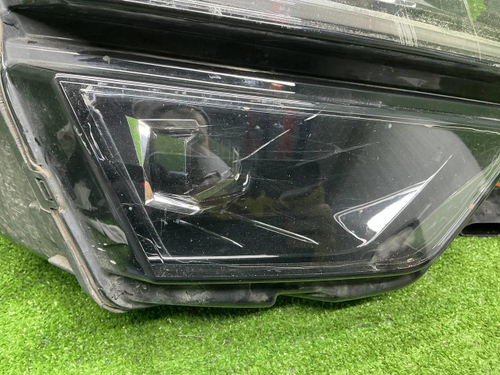 Битая Фара правая Skoda Karoq (2017-2021) LED