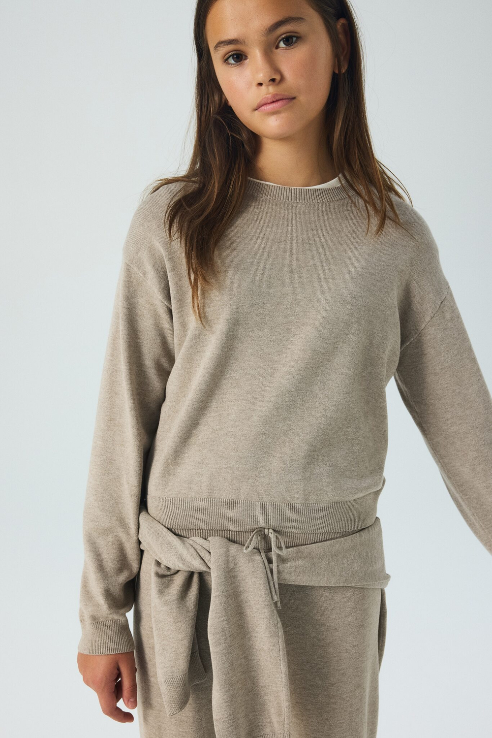 H&M Комплект из мягкого тонкого свитера и брюк-джоггеров, светло-бежевый