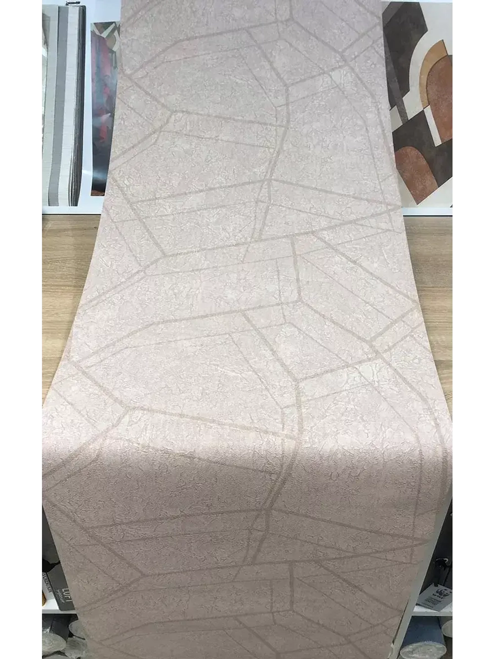 Обои флизелиновые 76106 Gotham Италия