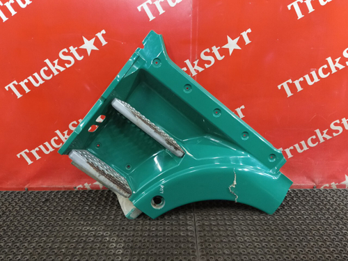 Корпус (дефект) подножек левый 2017г.