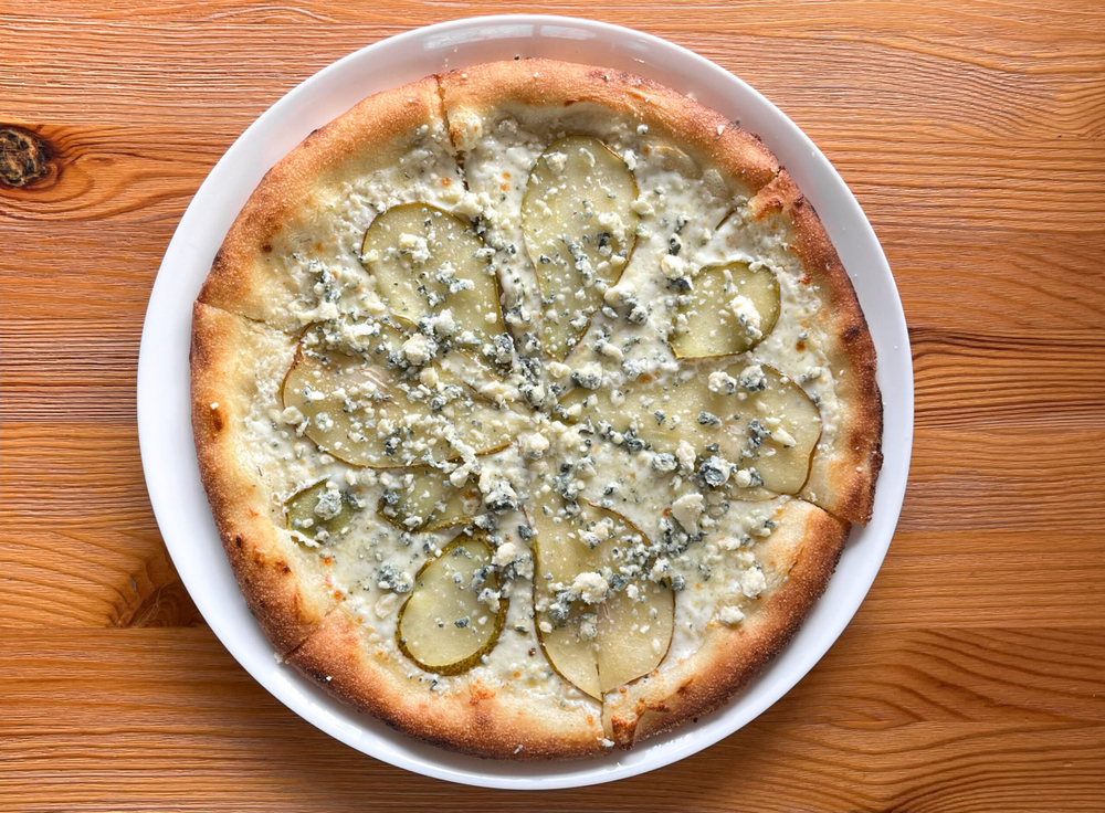 Пицца «С грушей и горгонзолой»