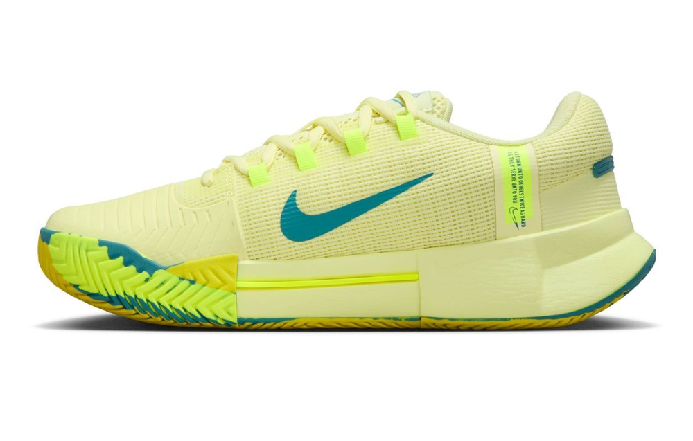 Женские Кроссовки теннисные Nike Zoom GP Challenge 1 Premium - желтый