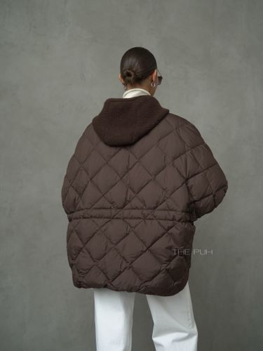 Шоколадный жилет с трикотажным капюшоном