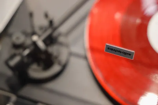 Проигрыватель винила Audio-Technica AT-LP5x