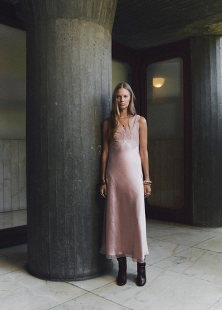 MANGO Атласное платье, пастельно-розовый