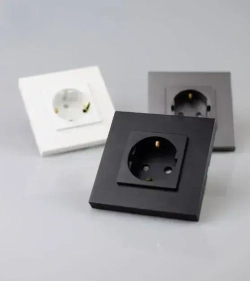 Розетки черные с заземлением и защитными шторками от детей, евророзетки