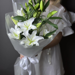 Букет из трех лилий