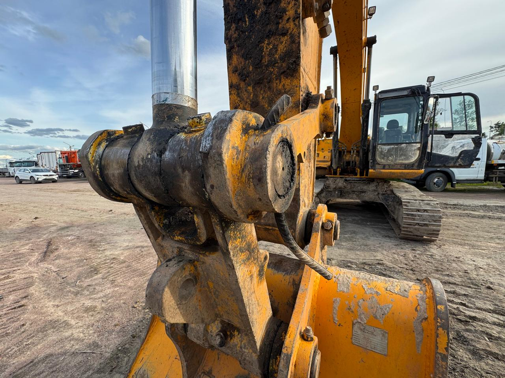JCB JS 205 Экскаватор JS 205NLC	(Дизельный, 5,9 л, 140 л.с., АТ)
