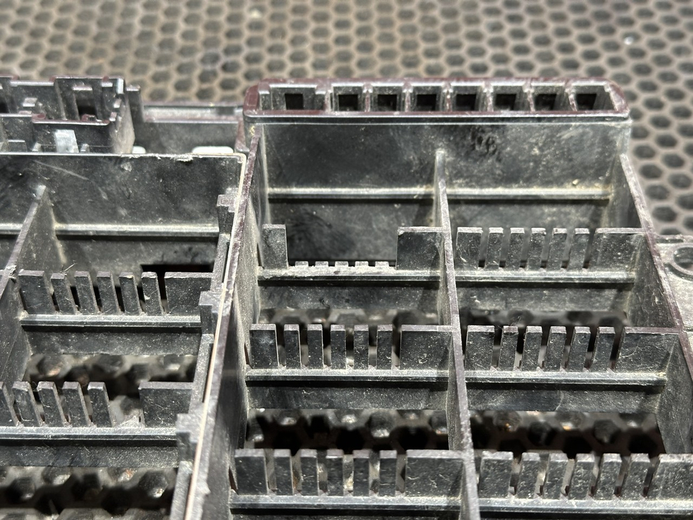 Кронштейн разъемов 2019г