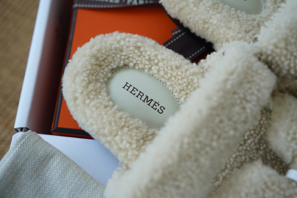 Сандалии из натуральной кожи и меха ягненка