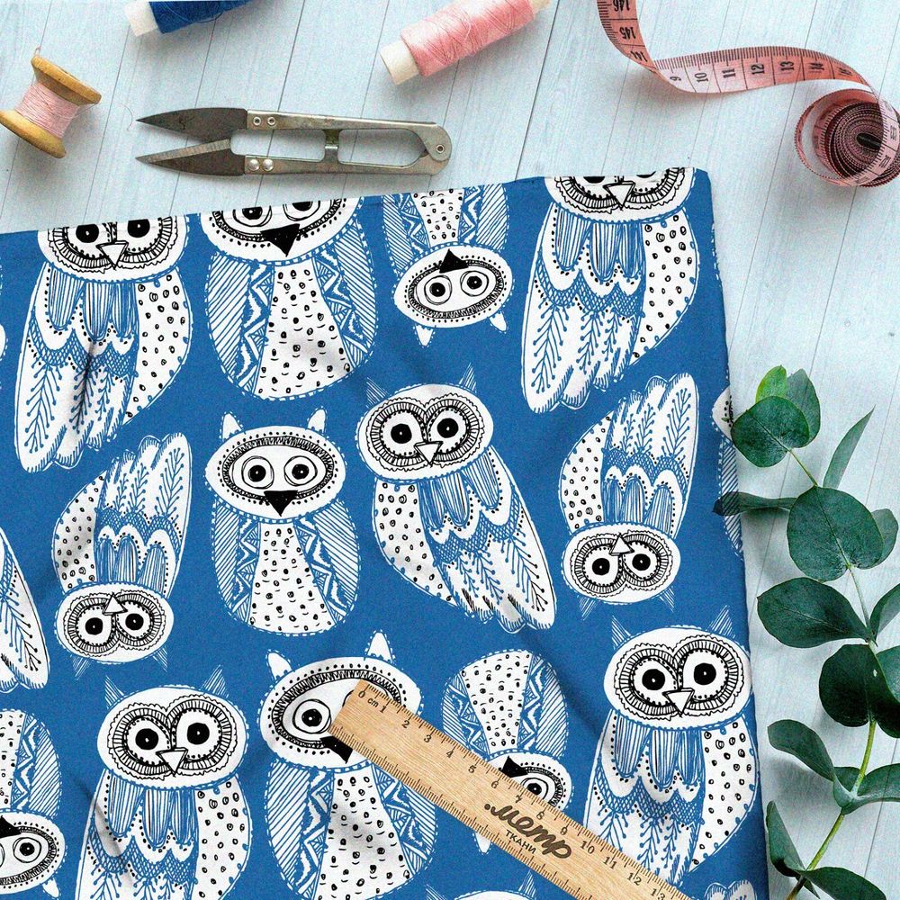 Ткань лён пуховые совы на синем фоне
