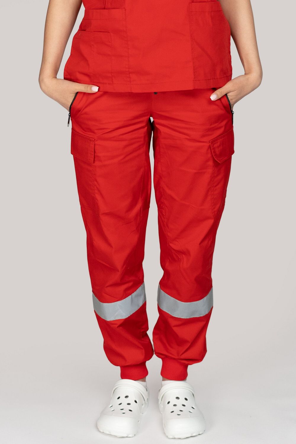 Брюки-джоггеры летние женские Скорая помощь MedicLine цв. КРАСНЫЙ